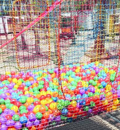 Piscine à Balles du Jump Room de CREAJEU, fabricant d’aire de jeux d’extérieurs en France, Espagne et Europe